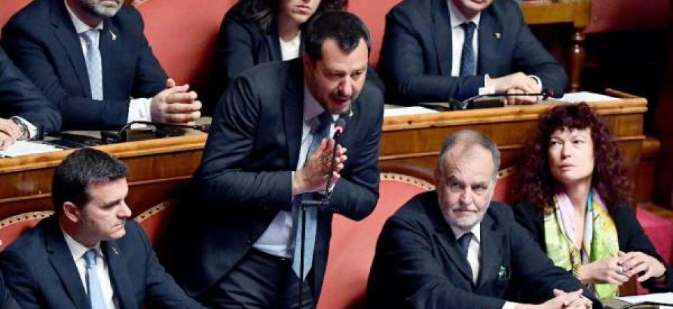 Salvini tenta i 5Stelle: Tagliamo i parlamentari insieme e poi andiamo al voto''
