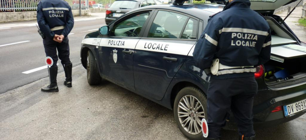 Guidava senza aver mai conseguito la patente in Italia: rischia una sanzione fino ai 30.000 euro