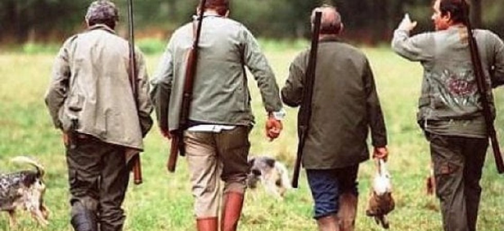 Spari nei boschi della Valle dei Mocheni: due cacciatori feriti da un amico