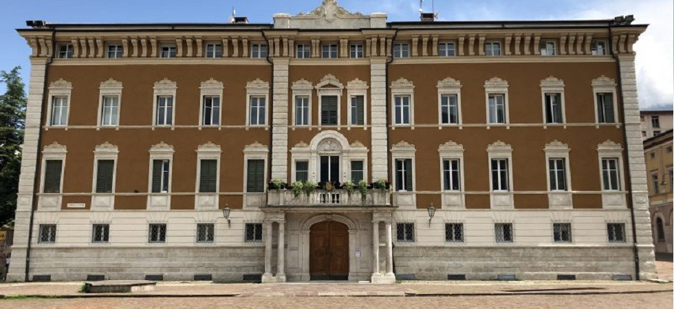 Coronavirus, la Chiesa trentina dona 100 mila euro all'Apss: Aiutiamo il comparto sanitario messo a durissima prova in