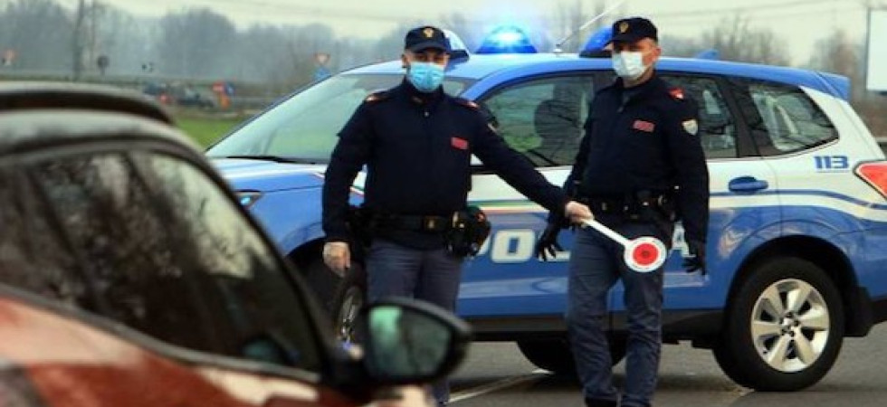 Coronavirus, la polizia denuncia 11 persone: uno suonava citofoni