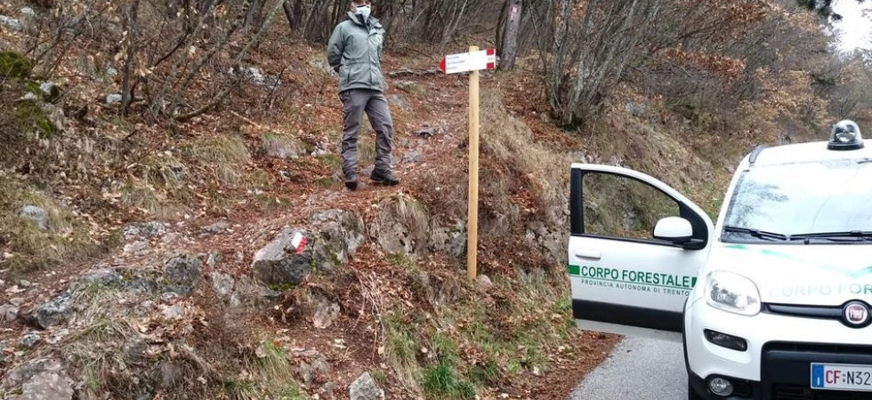 Coronavirus, troppe persone sui sentieri di montagna o a lavorare nei boschi