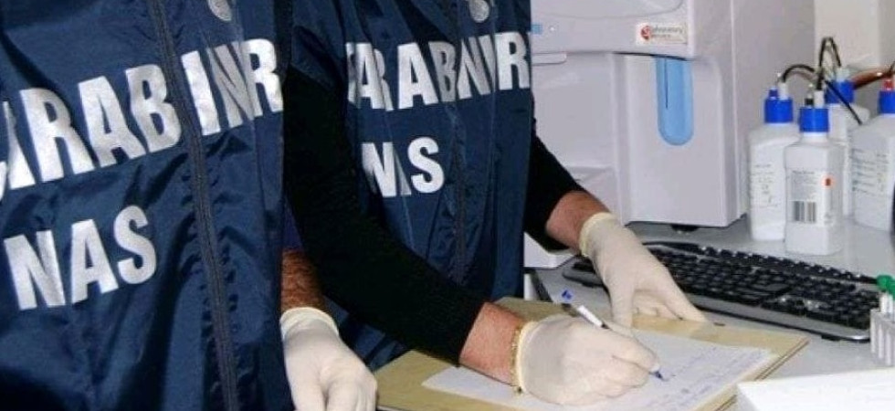 Erboristeria vende medicine omeopatiche per curare il coronavirus: E' un mix miracoloso''