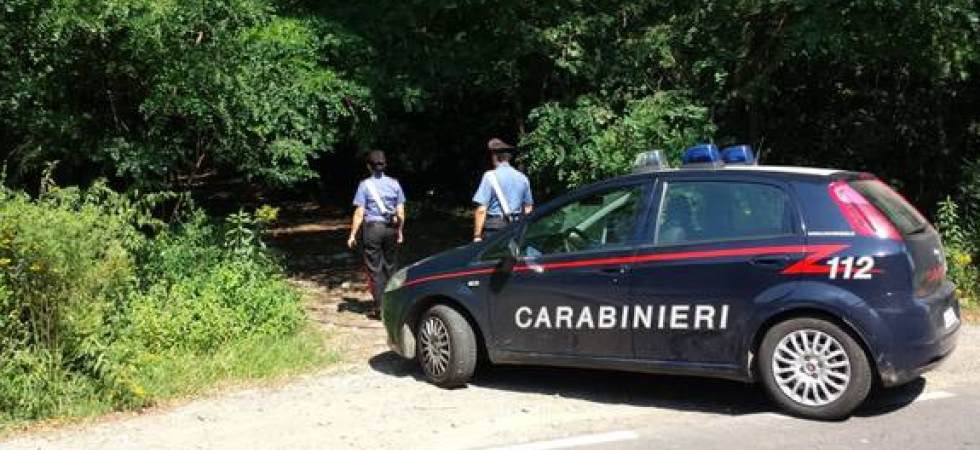 Coronavirus, fermato mentre passeggia con un amico si lancia nel fiume e scappa ma lo beccano