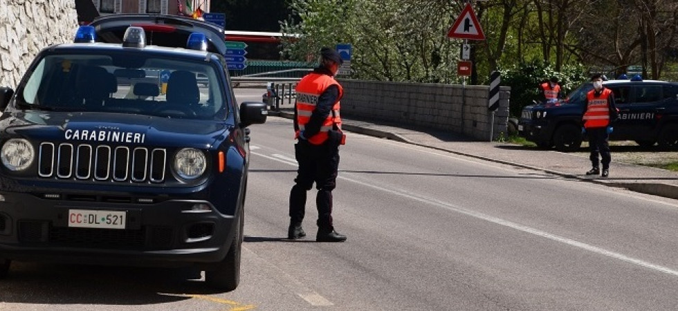 Coronavirus, apre il negozio a Pasquetta e inizia a vendere