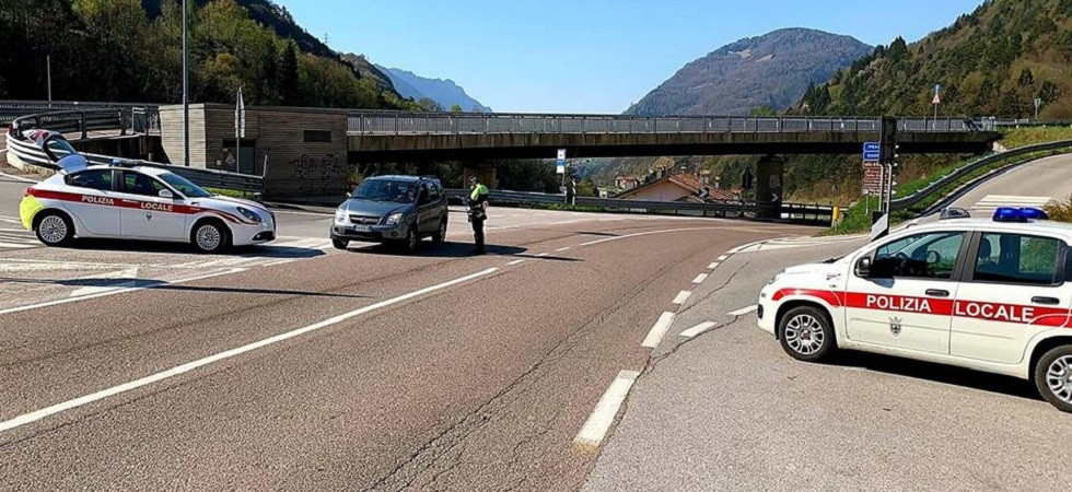 Coronavirus, Trento: esce per controllare che non gli abbiano rubato la legna nella casa di montagna ma viene sanzionato