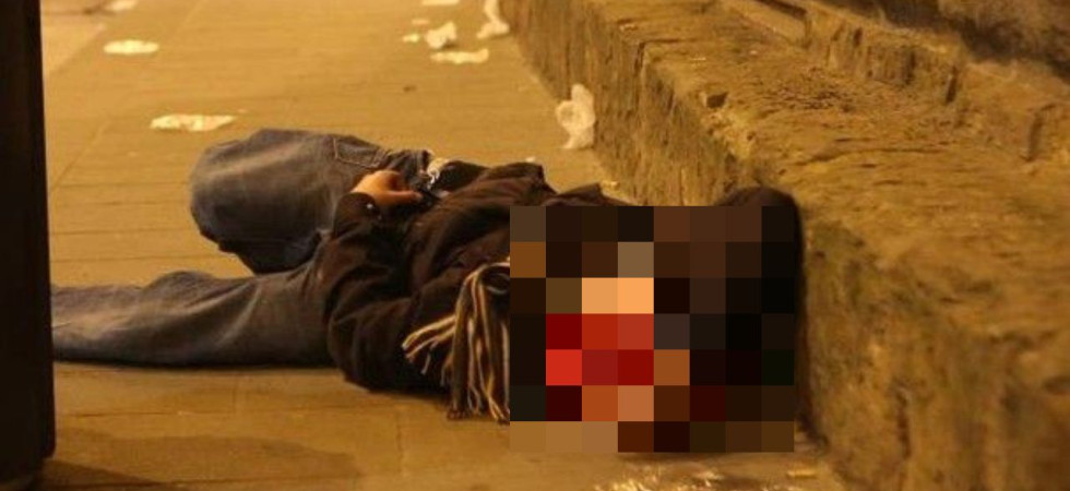 Riaprono i bar e subito c'è chi esagera: beve troppo e collassa al suolo