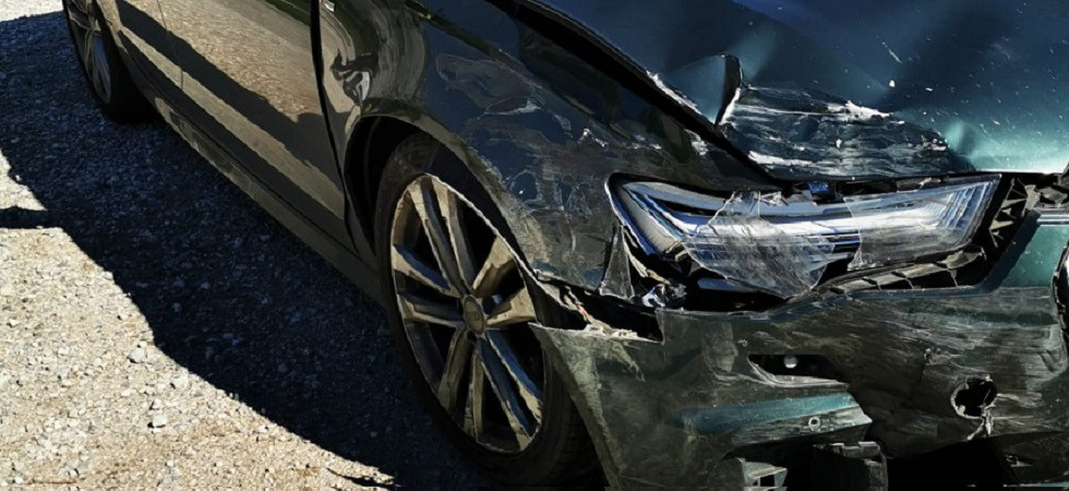 Scontro tra auto sulla statale 45 bis della Gardesana