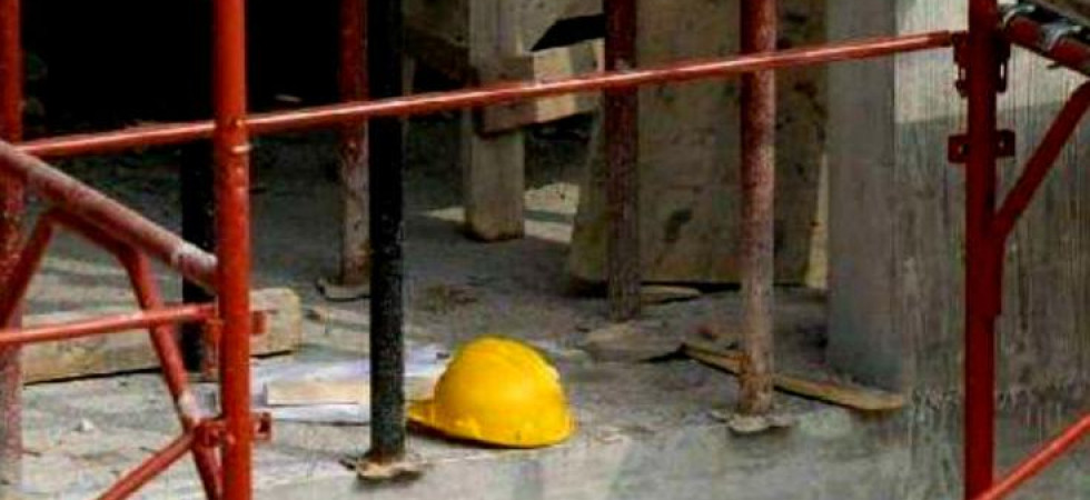 Quattro incidenti sul lavoro in meno di 12 ore in Trentino: un 22enne cade da un'impalcatura, un 20enne colpito da un tronco