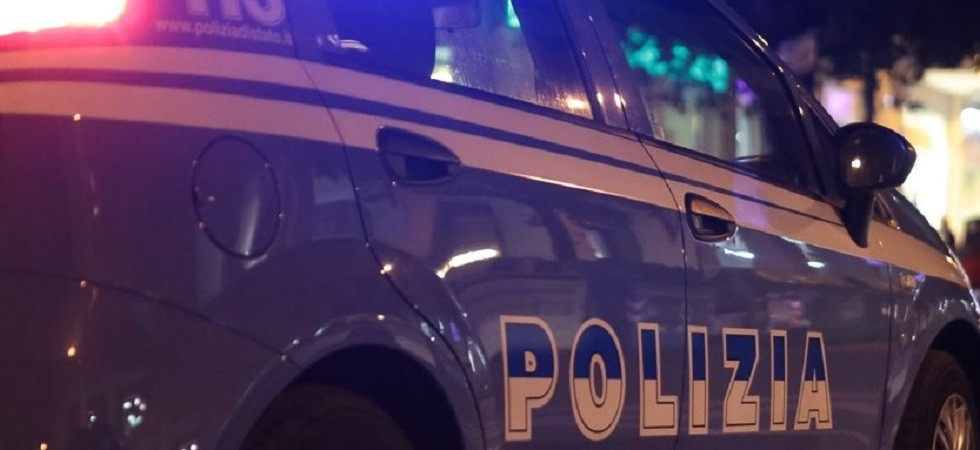 Fermato al casello dell'A22 con moglie e figli, ma dal bagagliaio spuntano 200 grammi di hashish