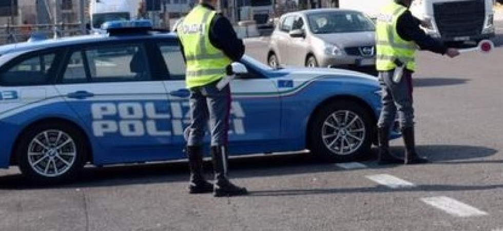 Guida un autocarro sotto l'effetto dell'alcol, al conducente 168 euro di multa e via 5 punti della patente