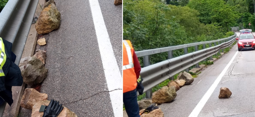 Una decina di massi piombano sulla strada, sul posto vigili del fuoco e tecnici
