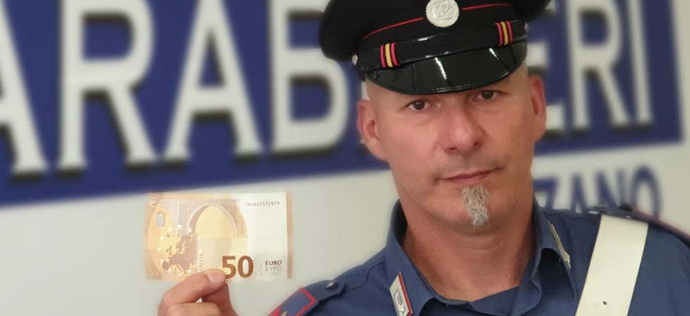 Truffano negozianti e privati usando banconote da 50 euro false, due ragazzi di 18 e 19 anni nei guai