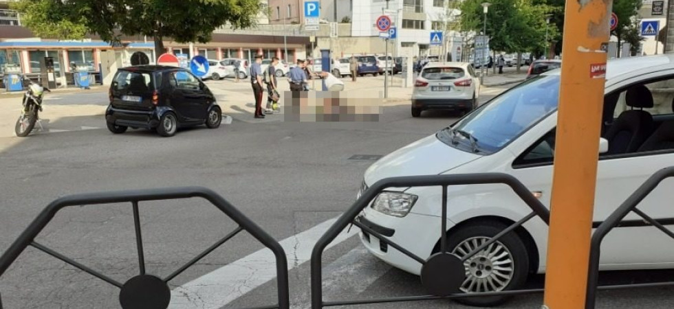 Si scontra con un'auto in centro a Trento