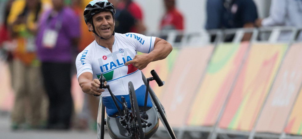 Zanardi, condizioni stabili ma sedato e intubato, i medici: Quadro neurologico ancora grave''