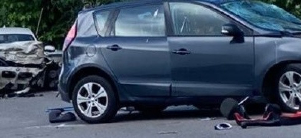 Tragedia sulla strada, schianto frontale tra due auto