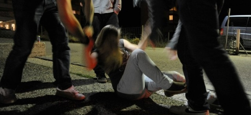 Avevano violentato in gruppo una ventenne 5 anni fa, arrestato uno dei giovani che aveva partecipato all'aggressione