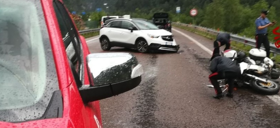 Schianto auto-moto, due persone trasportate in ospedale