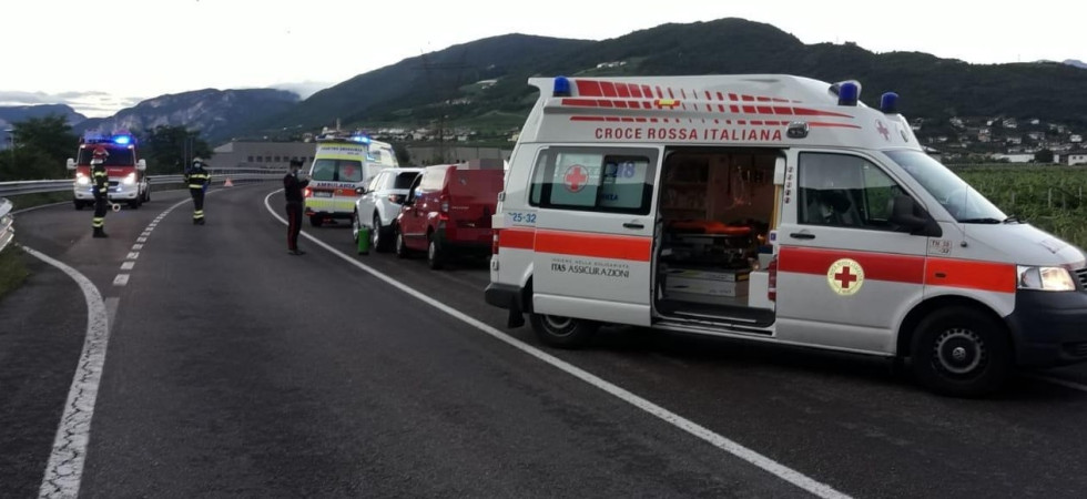 Incidente sulla Sp235, trasportati in ospedale un bambino di 4 mesi e una bambina di sei anni