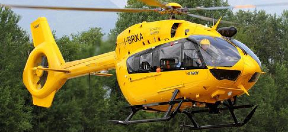 Una 15enne in scooter si schianta contro un'auto, grave incidente nel gardesano