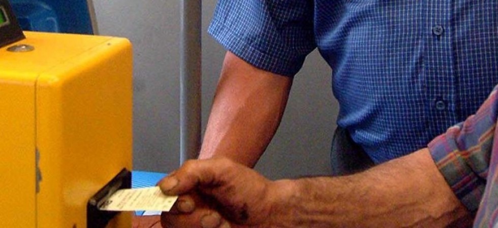 Coronavirus, ordinanza di Fugatti: torna l'acquisto dei biglietti sui mezzi pubblici