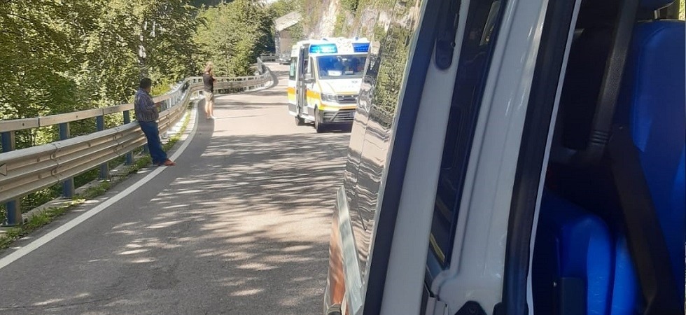 Frontale moto-auto: 4 persone in ospedale, compreso un bimbo di appena 2 mesi