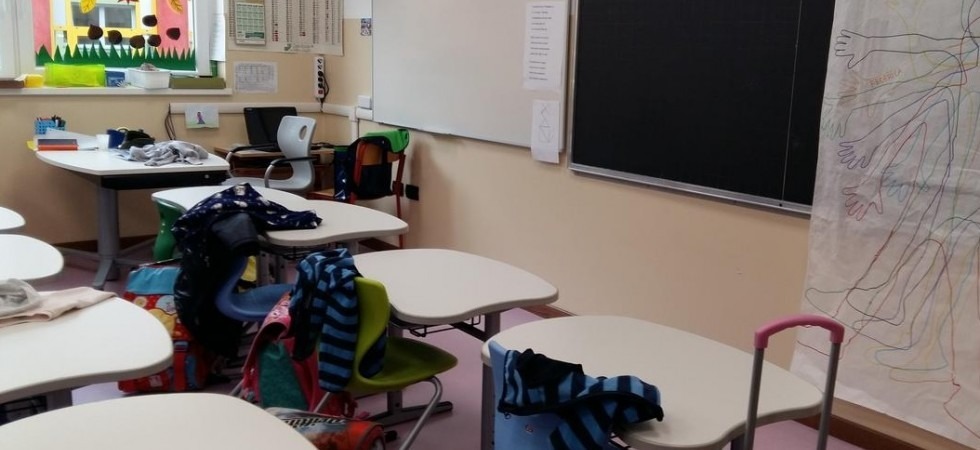 Coronavirus, da 600 mila mascherine al mese per gli studenti a nuovi banchi e il monitoraggio dell'anidride carbonica