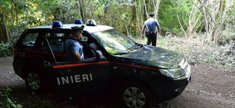 Foto archivio Trova uno scarpone con all'interno dei resti umani, macabra scoperta nel bosco