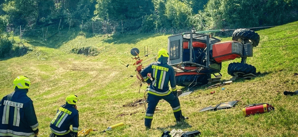 Si ribalta col trattore e rimane schiacciato: muore Alfons Ladurner, di 69 anni