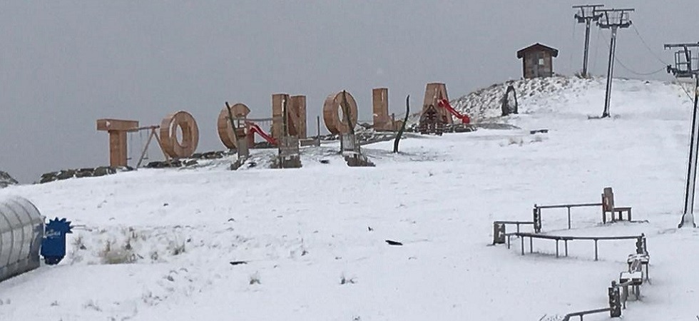 Le temperature crollano e arriva la neve, l'Alpe Tognola si prepara per l'inverno