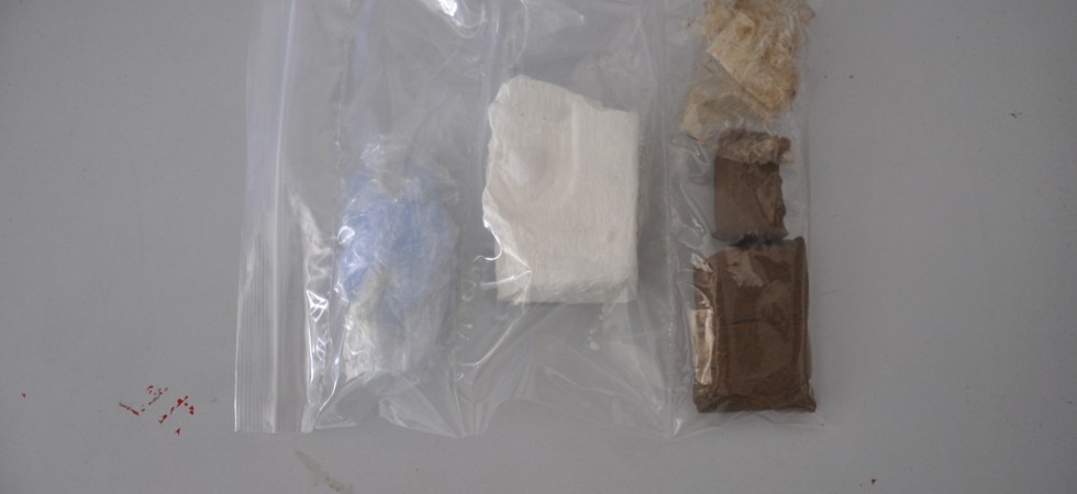 Scoperta con due etti di cocaina e uno di hashish nella borsetta