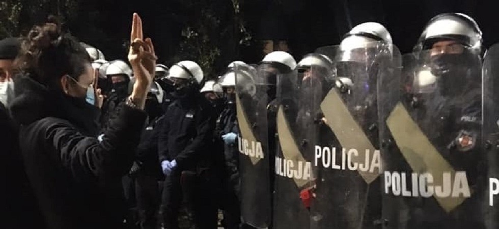 “L’aborto per gravi malformazioni viola la Costituzione”, in Polonia svolta antiabortista