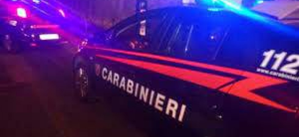 Accoltellamento in centro, un uomo ferito al collo e un altro alla schiena