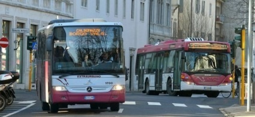 Coronavirus, troppe persone sugli autobus?