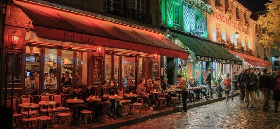 Foto d'archivio Coronavirus, a Parigi proclamata la “zona di massima allerta” chiudono i bar per due settimane