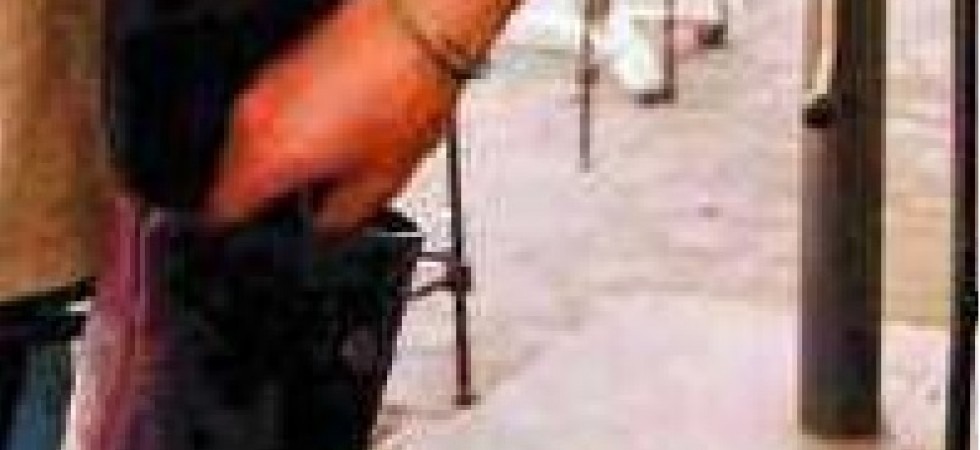 Va a giocare alle slot machine ma le rubano il portafoglio