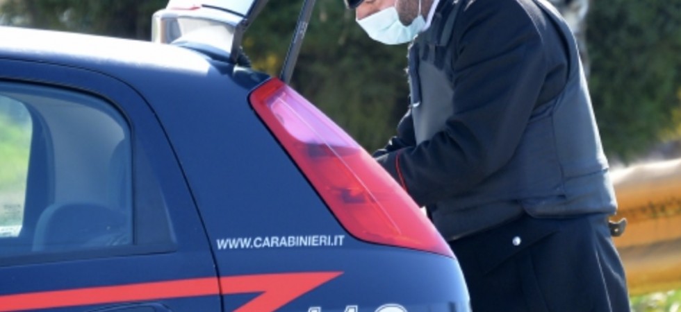 Positivi al coronavirus vanno in giro a fare shopping