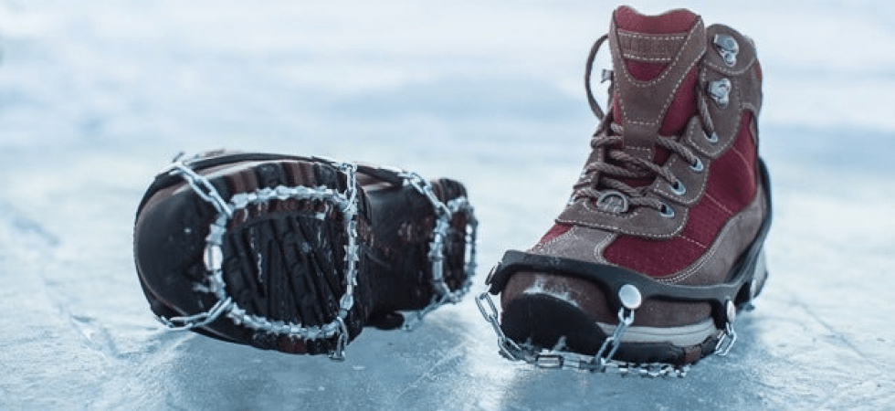 Inverno e prudenza in montagna, il monito del soccorso alpino: "Non dimenticate la pila frontale e utilizzate i ramponcini"