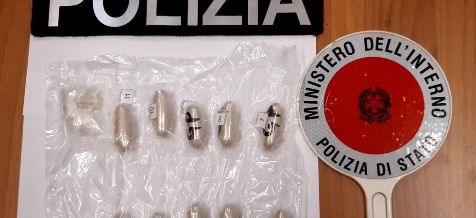 Controlli antidroga in Piazza Dante, arrestati due giovani in possesso di eroina