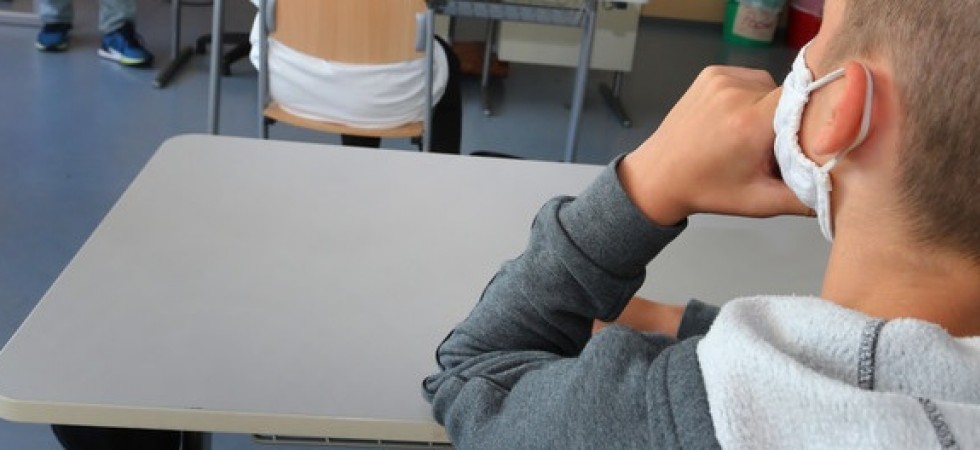 Coronavirus, il Garante dei minori critica l'obbligo della mascherina a scuola