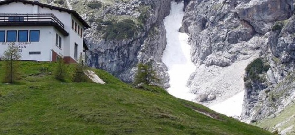 Tragedia in montagna, 60enne muore davanti agli occhi della compagna