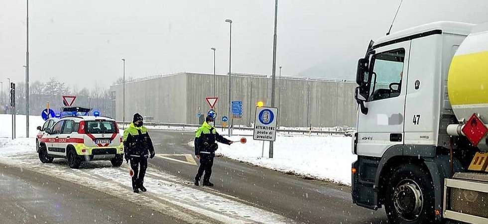 Neve in Trentino, disagi alla viabilità e diversi conducenti dei mezzi pesanti in difficoltà