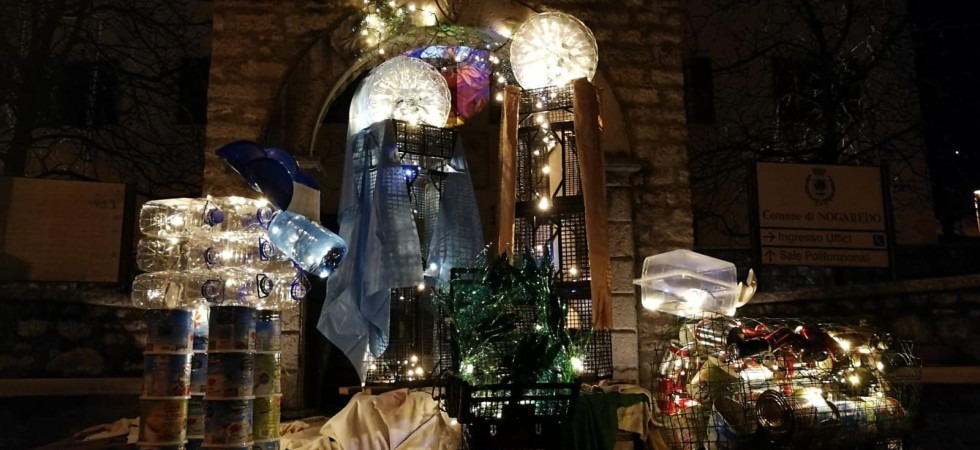 Foto: Sushila Comper A Nogaredo il Presepe nasce dai rifiuti per portare in piazza non solo il Natale ma anche la tutela dell'ambiente