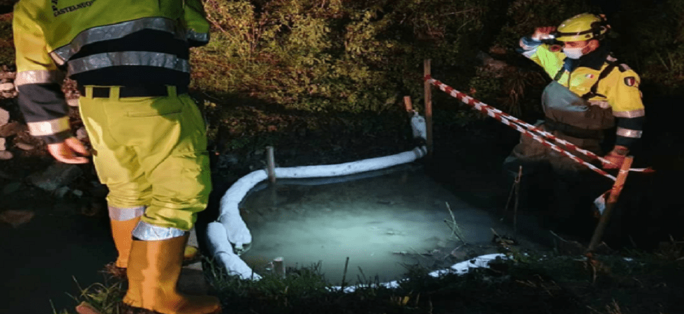 Allarme inquinamento in un corso d'acqua del veronese, colpa di uno sversamento di idrocarburi