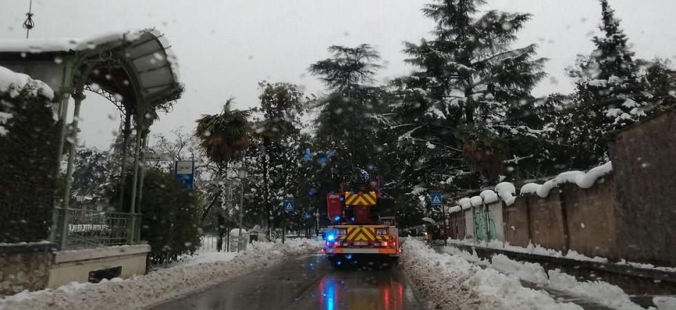Maltempo, la Protezione civile trentina nel cadorino per aiutare i soccorritori nello sgomberare la neve dalle strade e dai