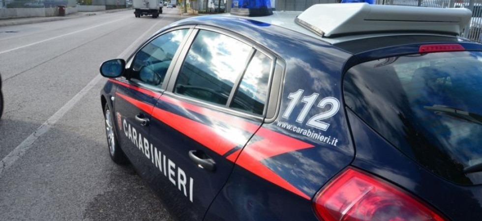 Sull'autobus senza aver messo correttamente la mascherina e scatta la rissa con gli altri passeggeri