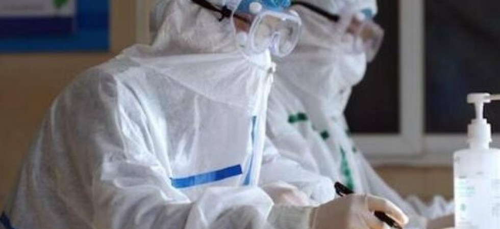Coronavirus, torna a salire l'Rt e aumentano i contagi tra i giovani