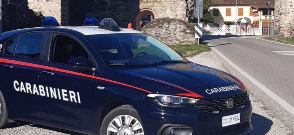 Va in ospedale e il figlio le occupa casa costringendola poi a dormire altrove