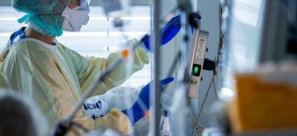 Coronavirus, le varianti spaventano l'Europa