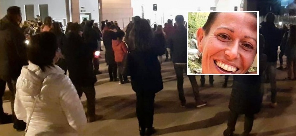 Ciao Deborah'' in centinaia alla fiaccolata per dire Basta alla violenza''